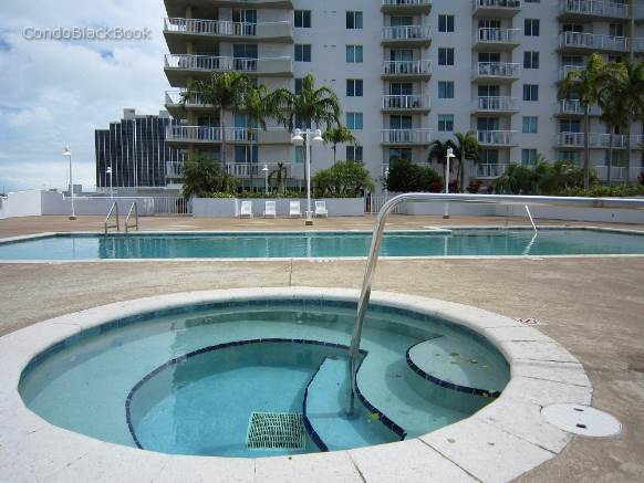 1800 Biscayne Plaza image #9