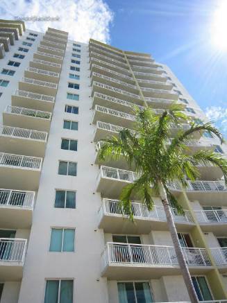 1800 Biscayne Plaza image #3