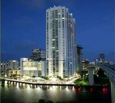 Brickell on the River South image #1